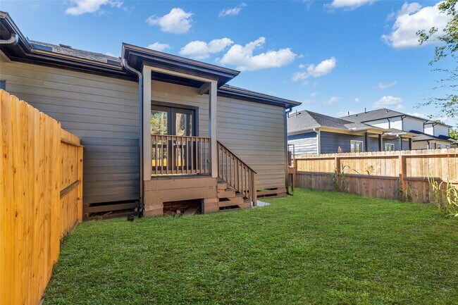 Building Photo - 4905 Paula St