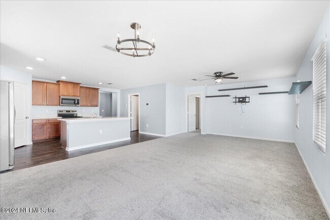 Building Photo - 2165 Pebble Point Dr
