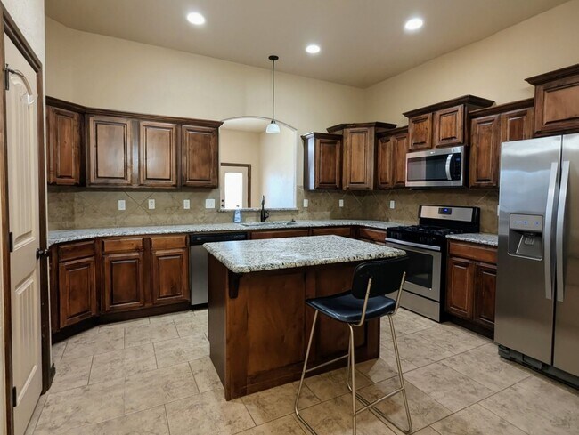 Building Photo - Comfort, Space & Flexibility – 3 Bed Home in Moore School District