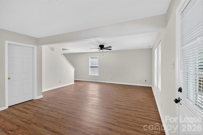 Building Photo - 458 Settlers Ridge Dr