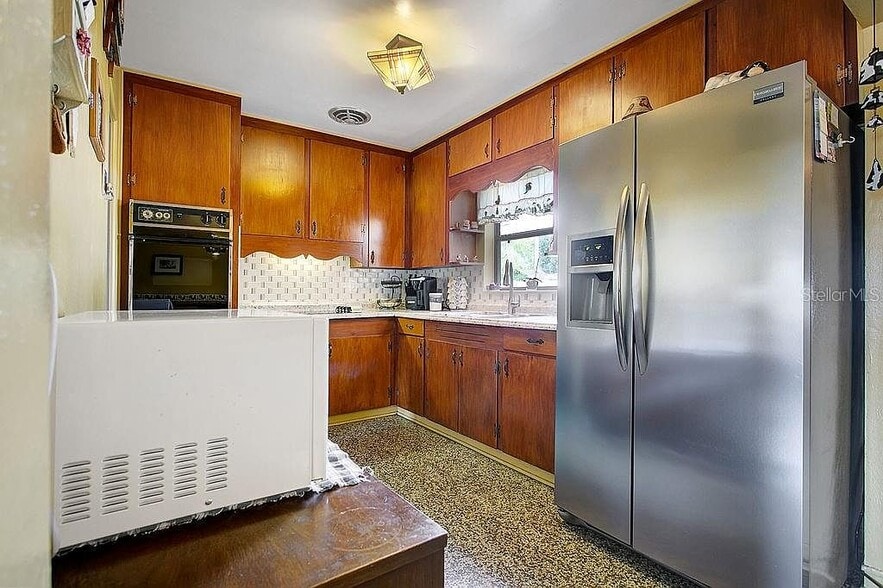 Building Photo - 1721 Montcalm St