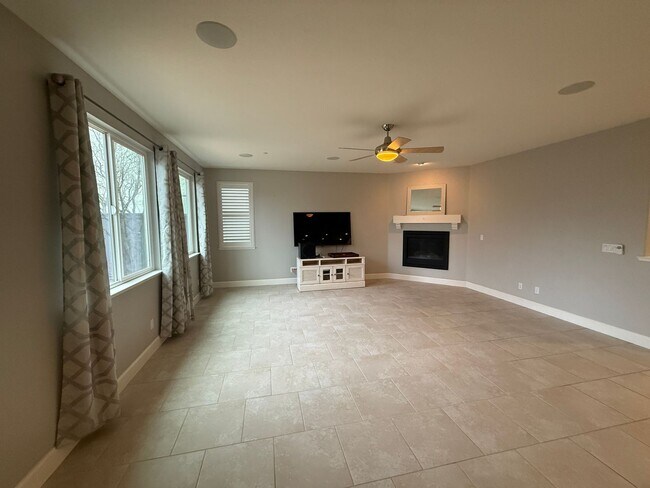 Building Photo - Beautiful Home in Springlake