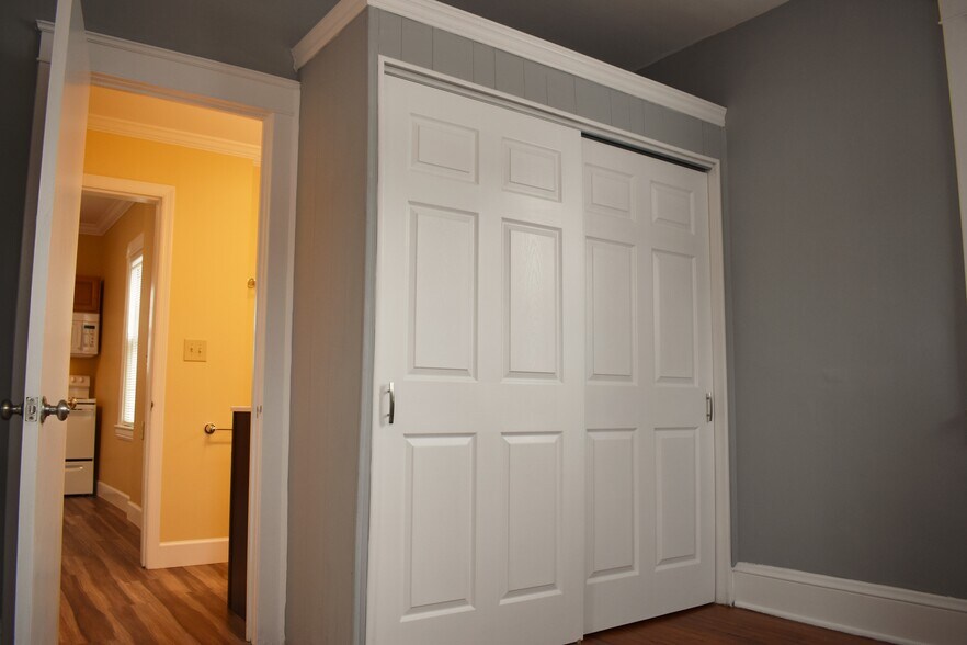 Secondary Bedroom - 533 W Gray St