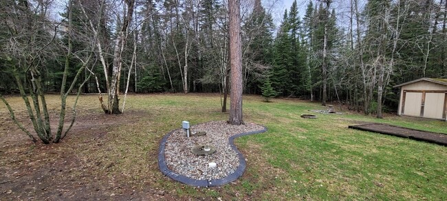 Building Photo - Fully Furnished 3 Bedroom Cabin