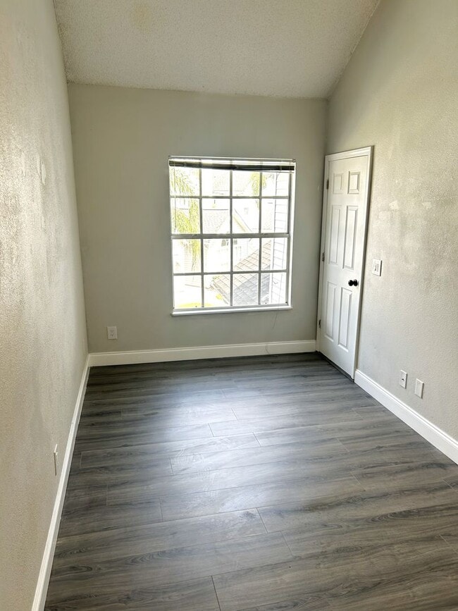 Building Photo - Carrollwood Gables Hideaway