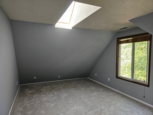 Building Photo - 22222 SW Mandan Dr