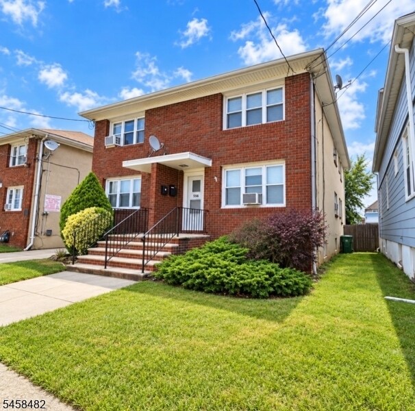 Building Photo - 556 Cleveland Ave