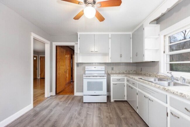 Building Photo - Home for rent Glencliff/Woodbine/Nashville...