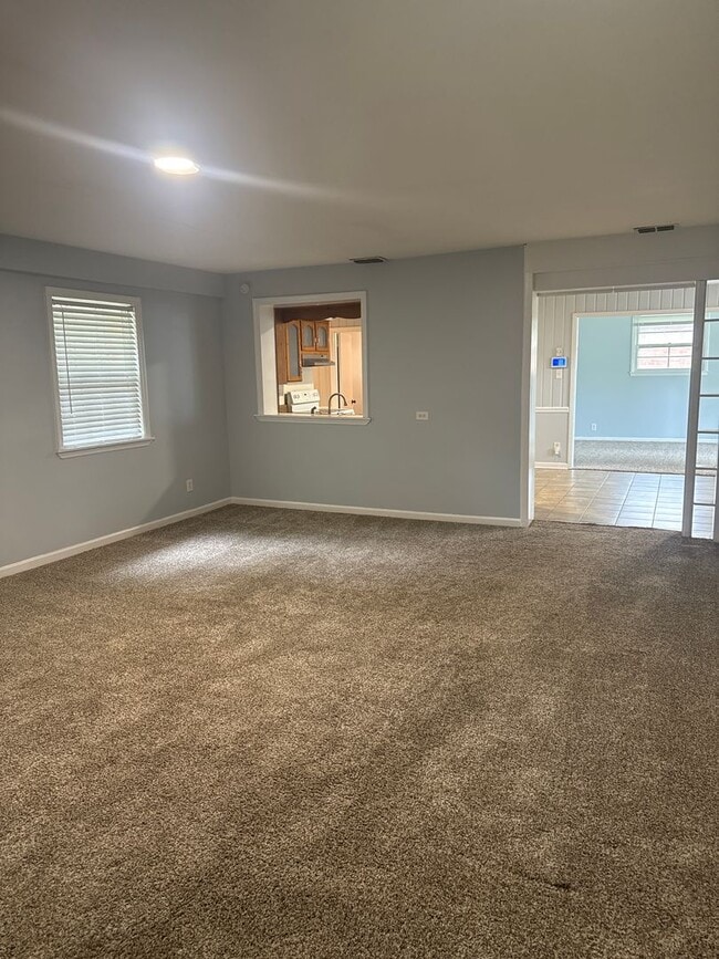 Building Photo - Home For Rent!