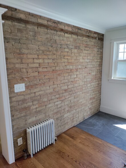 kitchen - 403 W 1st St