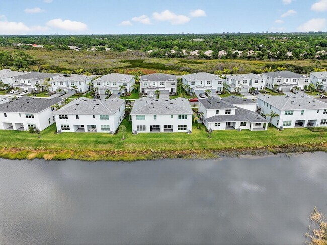 Building Photo - 3552 NW Solange Ct