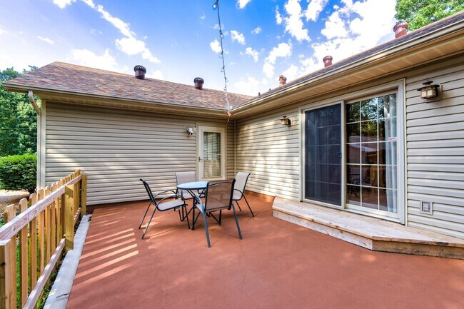 Building Photo - 1 Amesbury Dr