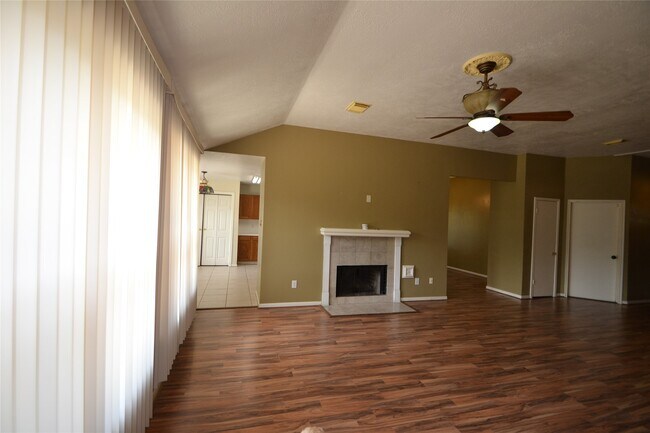 Building Photo - 2818 Russett Pl W