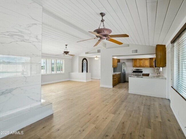Building Photo - 12210 N 67th St