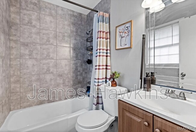 Building Photo - 1152 Woodbridge Dr