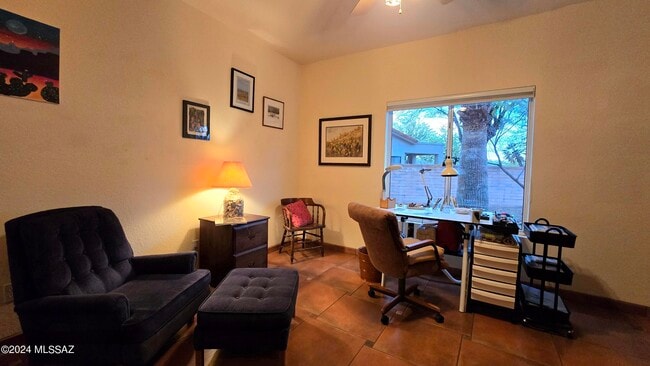 Building Photo - 14770 N Windshade Dr