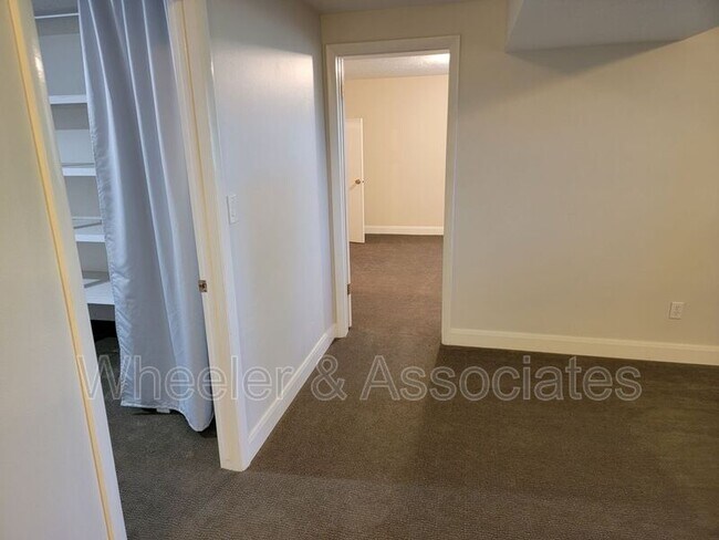 Building Photo - 1269 E 3075 N