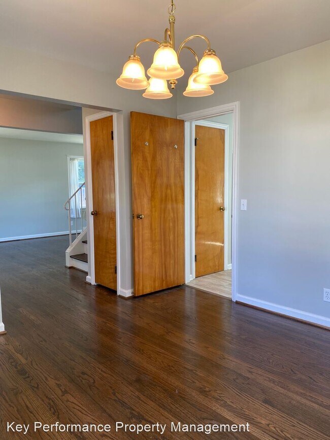 Building Photo - 3 br, 1 bath House - 35 Aragon Ave