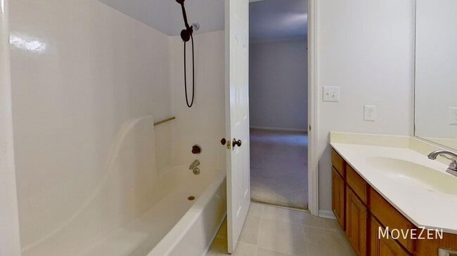 Building Photo - 5622 Darrow Dr