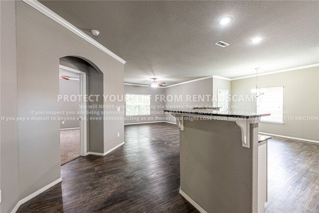 Building Photo - 1291 S Springfield Dr