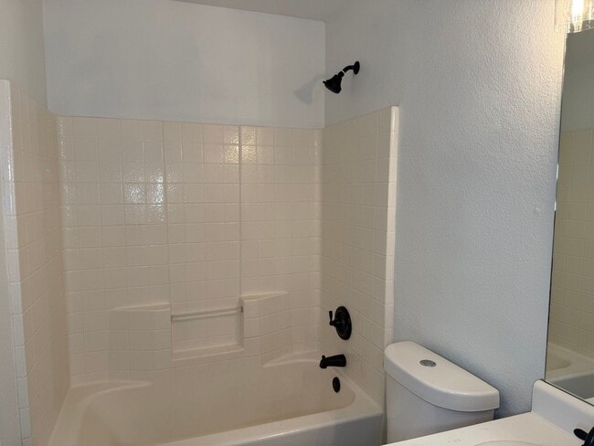 Building Photo - 1162 W 2nd Ave