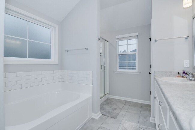 Building Photo - Haynes Station - 4 Bedroom 2.5 Bath