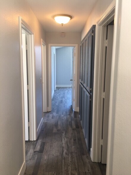 Building Photo - 8669 Gossamer Way