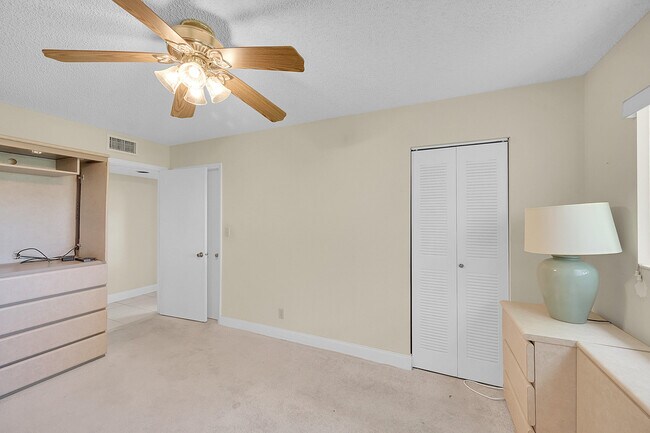 Building Photo - 15461 Lakes of Delray Blvd