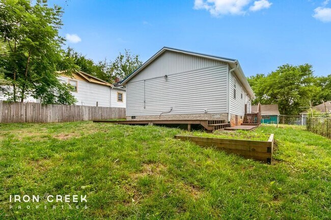 Building Photo - 9 Dundee St