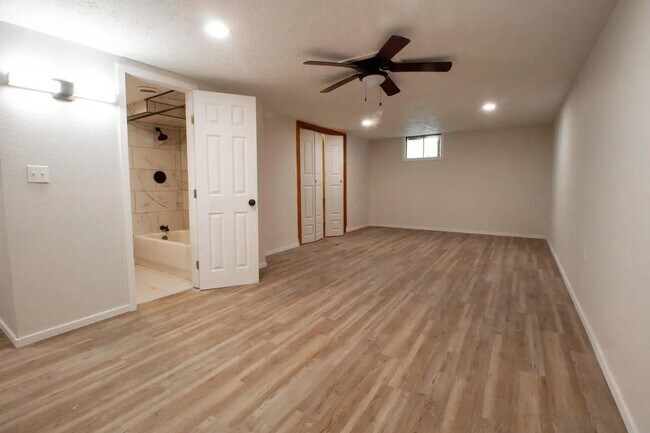 Building Photo - 4 Bedroom 3 Bathroom 2 Car Garage