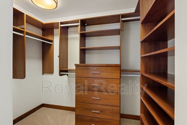 Building Photo - 1555 Kapiolani Blvd
