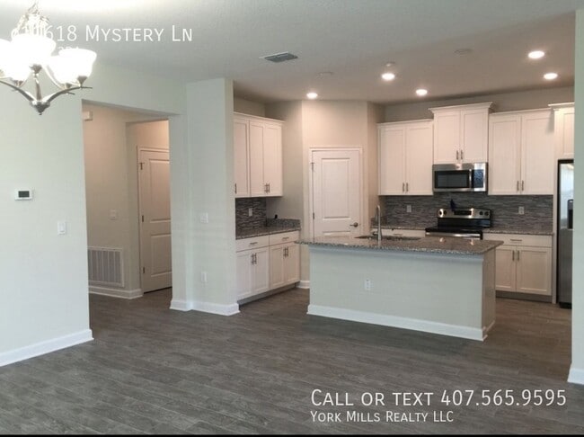 Building Photo - 11618 Mystery Ln