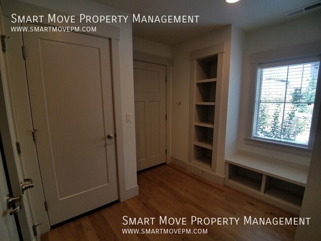 Building Photo - 3308 E Front Runner Ln