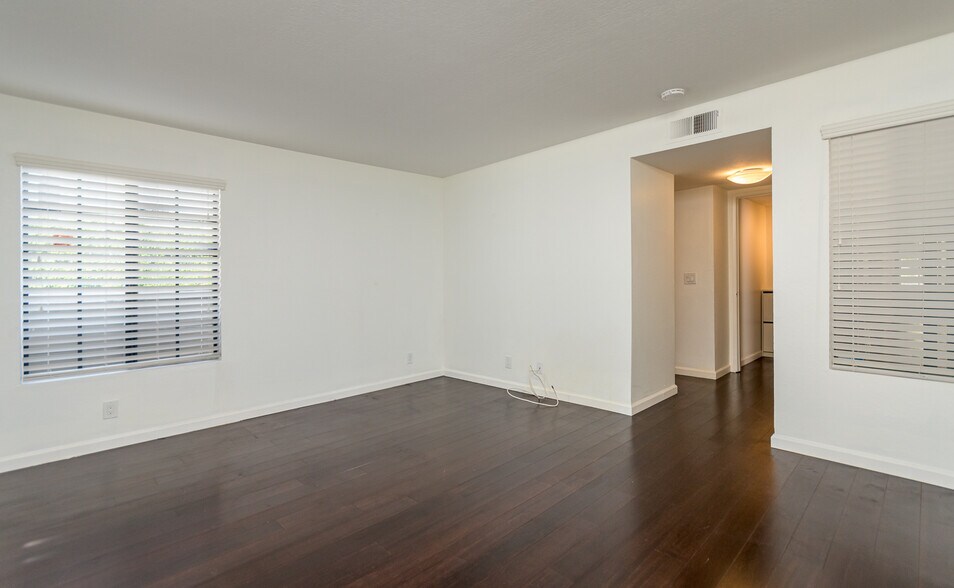 Building Photo - 231 Bethany Rd