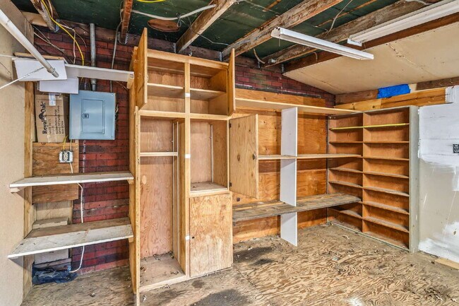 Building Photo - 248 Walker Ave