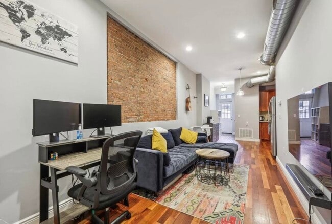 Building Photo - 96 Bowers St