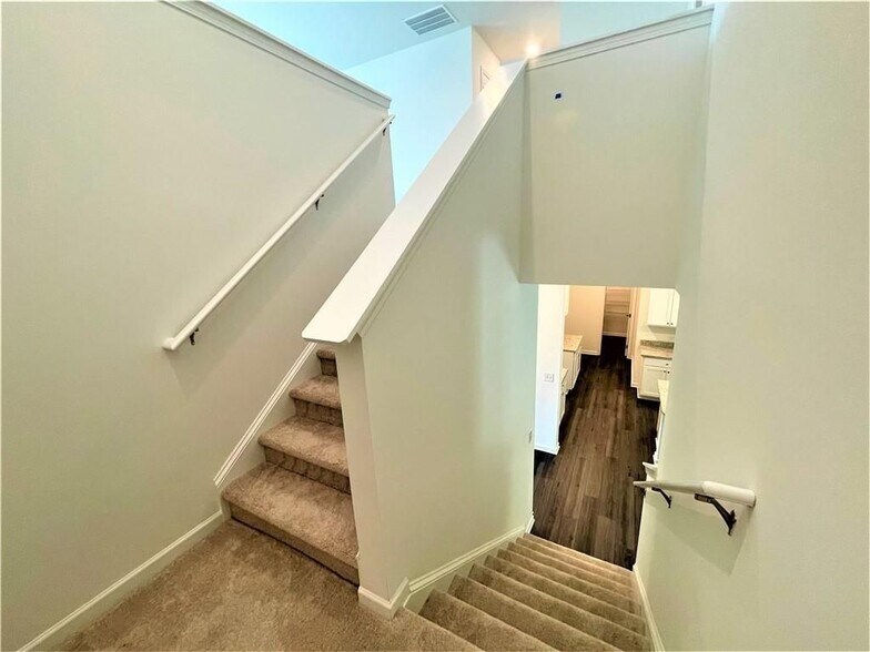 Building Photo - 270 Rivulet Dr
