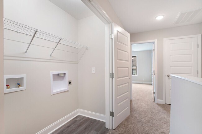 Building Photo - Excell Pointe 2 Bedroom Townhomes