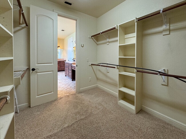 Building Photo - 1559 E Blackjack Rd E