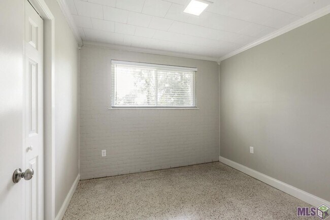 Building Photo - 10212 Gurney Rd