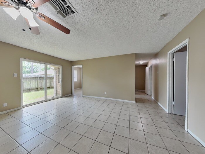 Building Photo - 22311 Meadowgate Dr