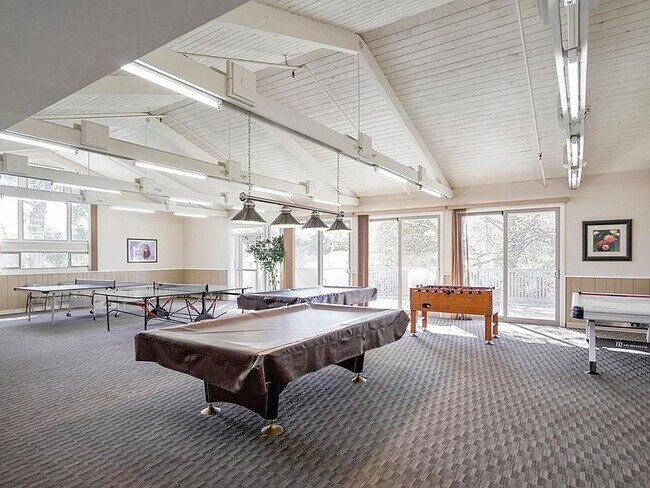 Gameroom - 20235 Northglen Sq