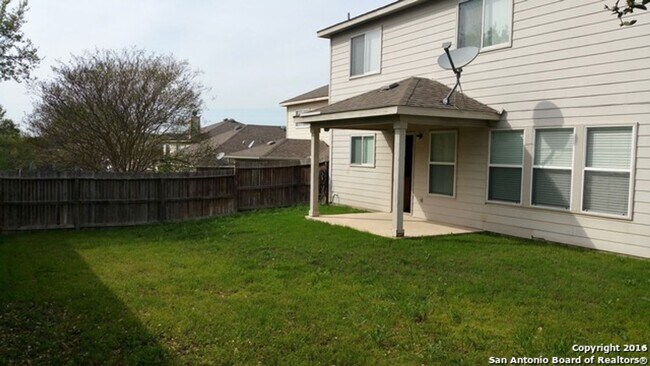 Building Photo - 3 Bedroom/2.5 Bath Bluffs of Lookout Canyon Subdivision