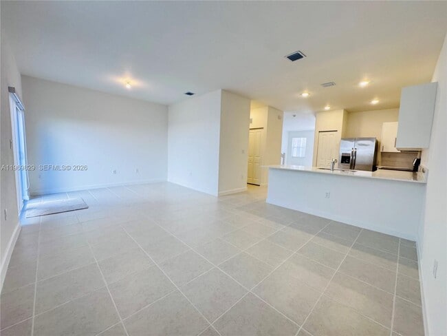 Building Photo - 2527 SE 29th St