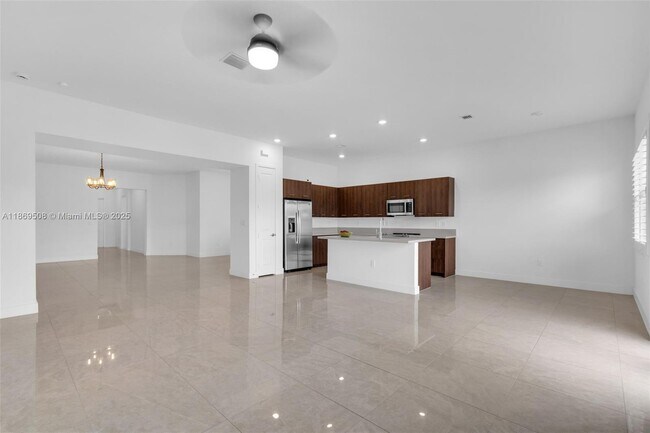 Building Photo - 4538 SW 173rd Ave