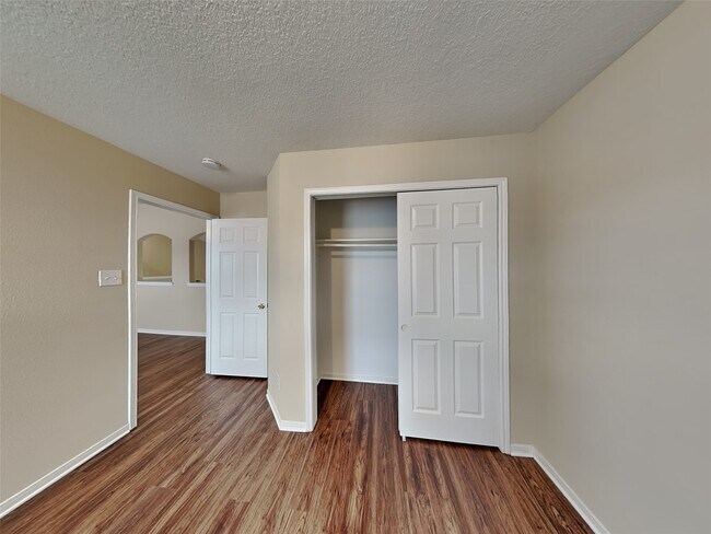 Building Photo - 2902 Auburn Falls Ln