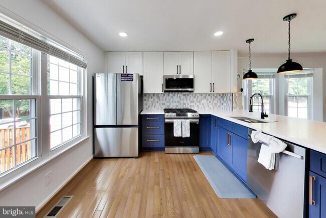 Building Photo - 14179 Compton Valley Way