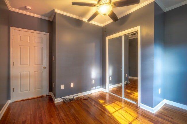 Building Photo - Cute home in Burlington with a fenced in b...