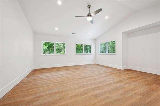 Building Photo - 204 Woodlawn Ct