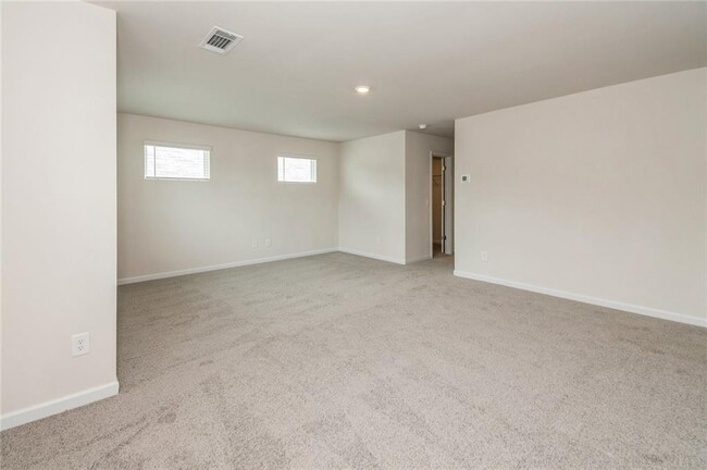 Building Photo - 605 Mackenzie Cv